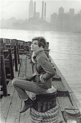 актриса Одри Хепберн очень любила носить дубленки